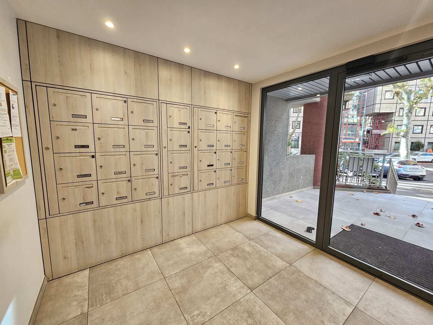 Dutrievoz - Hall immeuble vue 1